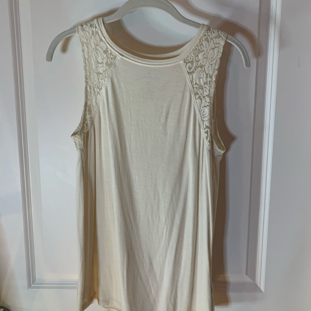 AE soft & sexy cream tank top w/ lace detail size S
